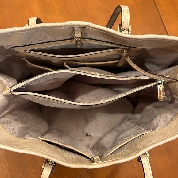 Michael Kors Classic Tote - Picture 4 of 4